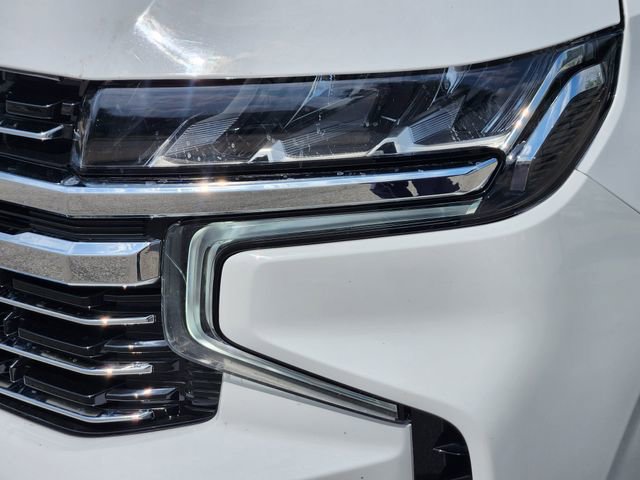 Used 2023 Chevrolet Suburban LT image 7