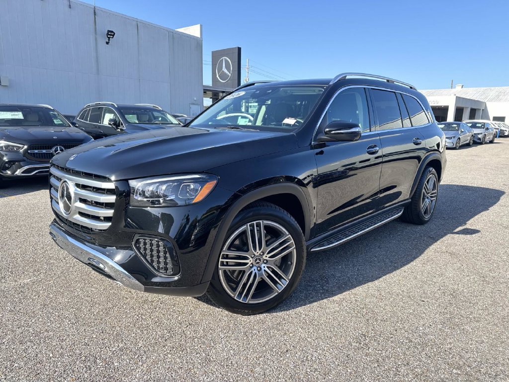 Used 2026 Mercedes-Benz GLS 450 4MATIC image 3