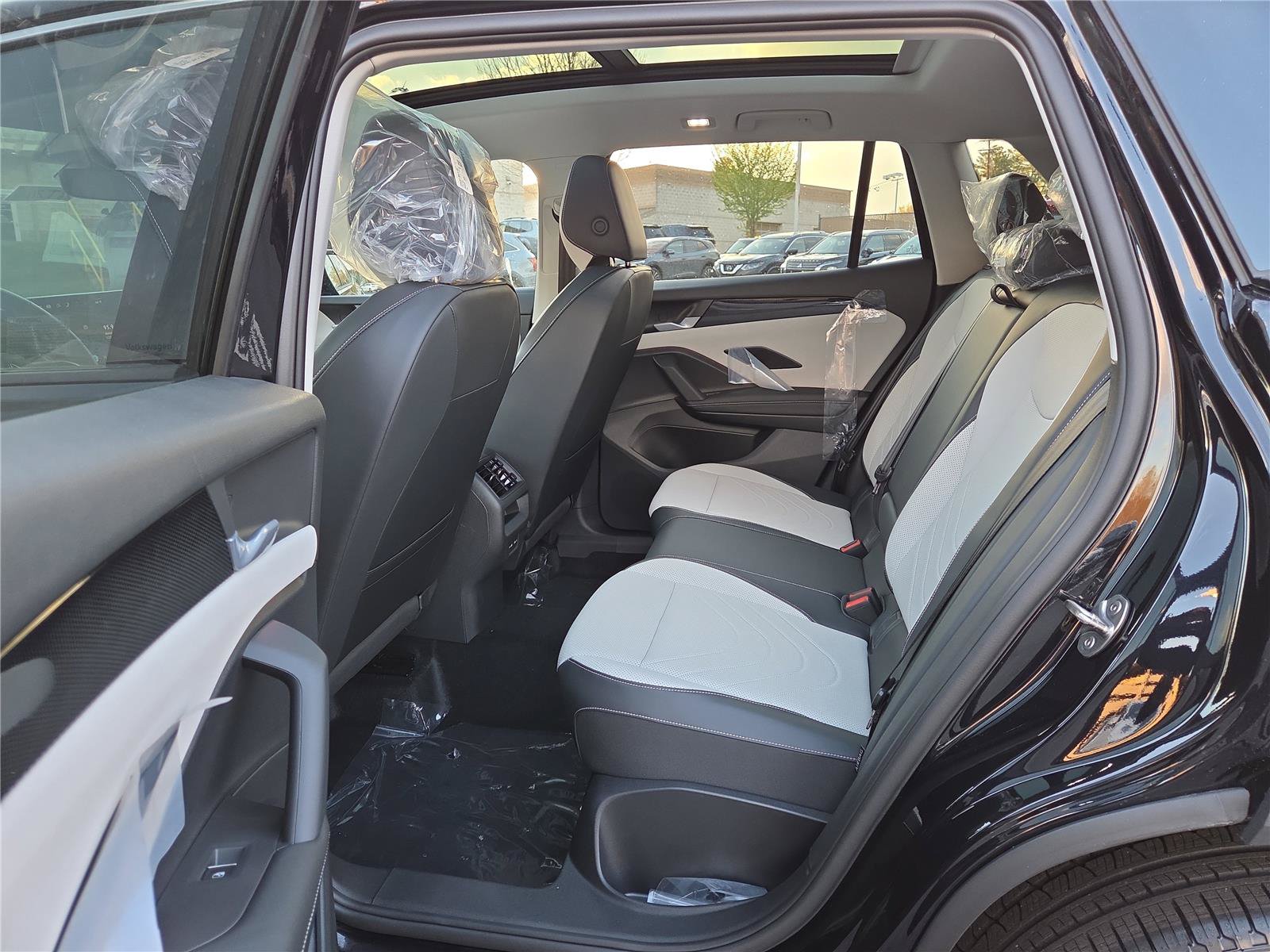 New 2026 Volkswagen Tiguan SE AWD/4WD image 23
