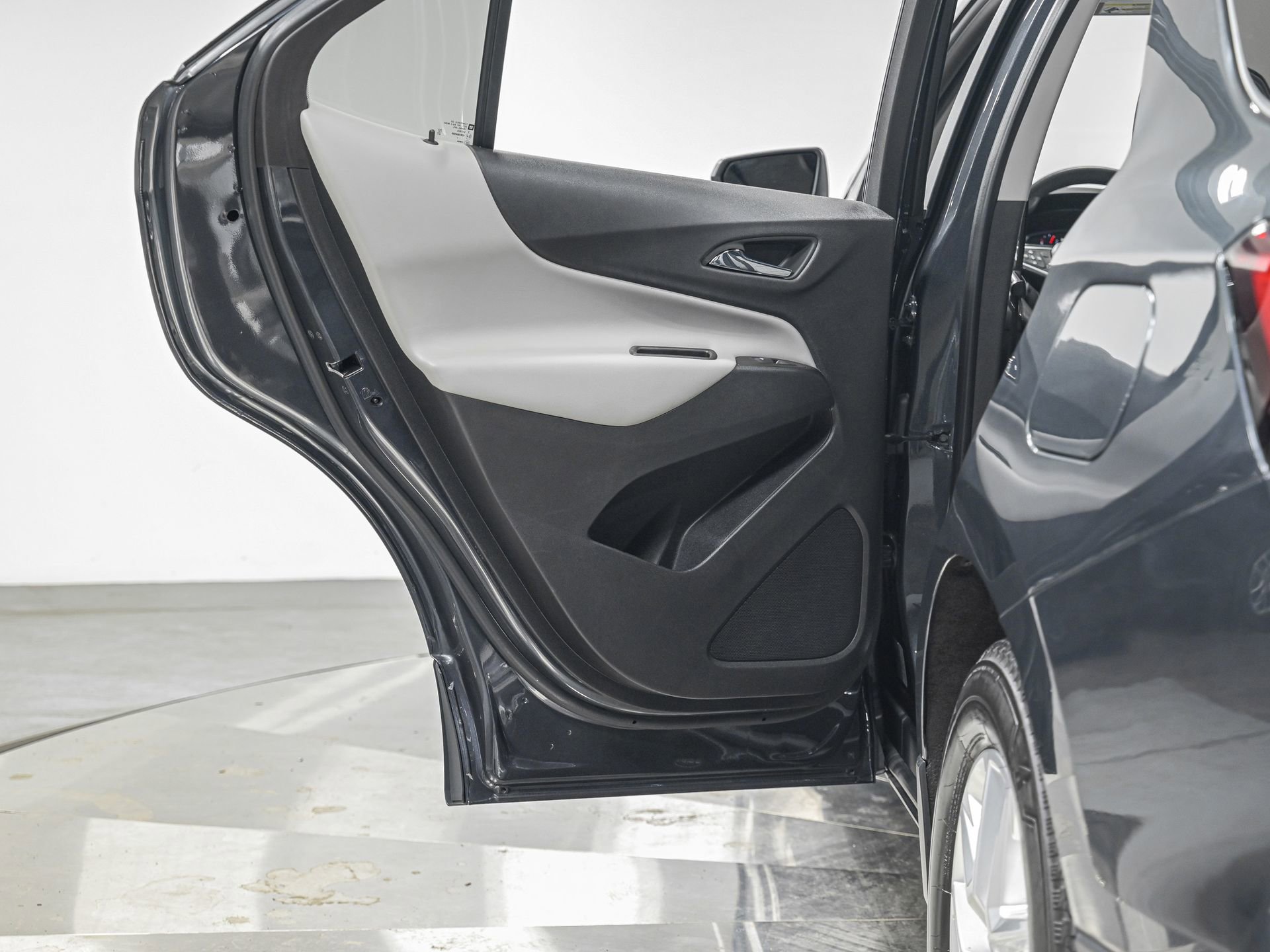 Used 2022 Chevrolet Equinox LS w/ LS Convenience Package image 27