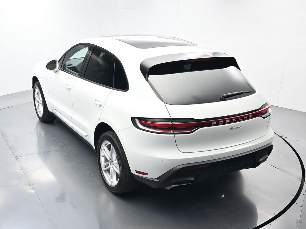 Certified 2023 Porsche Macan AWD/4WD image 36