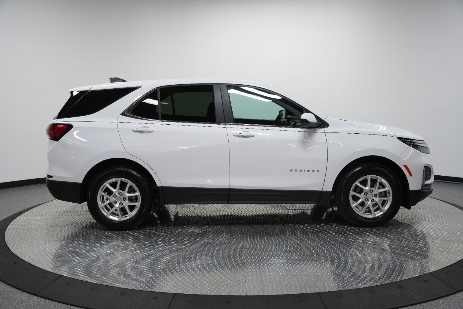 Used 2024 Chevrolet Equinox LT image 8