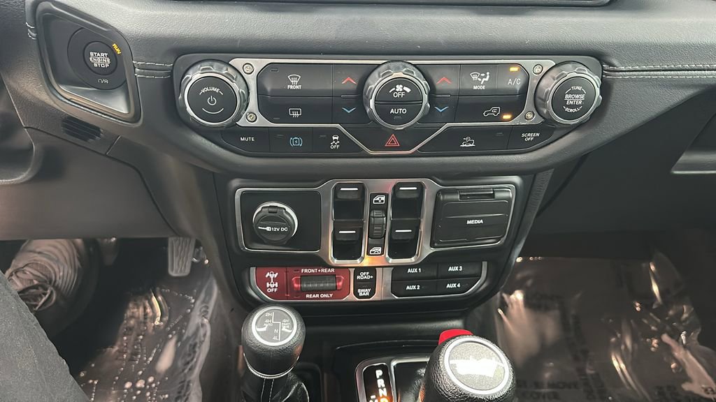 Used 2024 Jeep Wrangler Unlimited Rubicon 4xe image 27