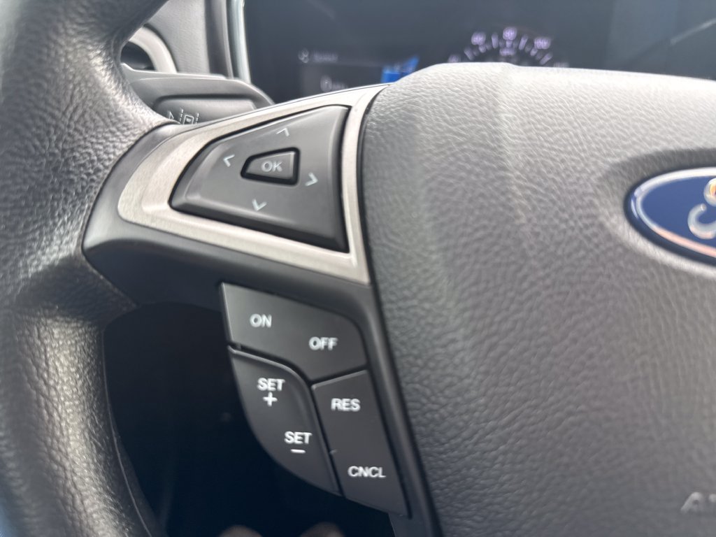 Used 2020 Ford Fusion SE FWD image 24