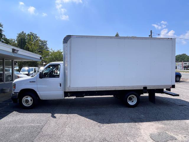 Used 2022 Ford E-350 and Econoline 350 Super Duty w/ Power Windows & Locks Group RWD image 5