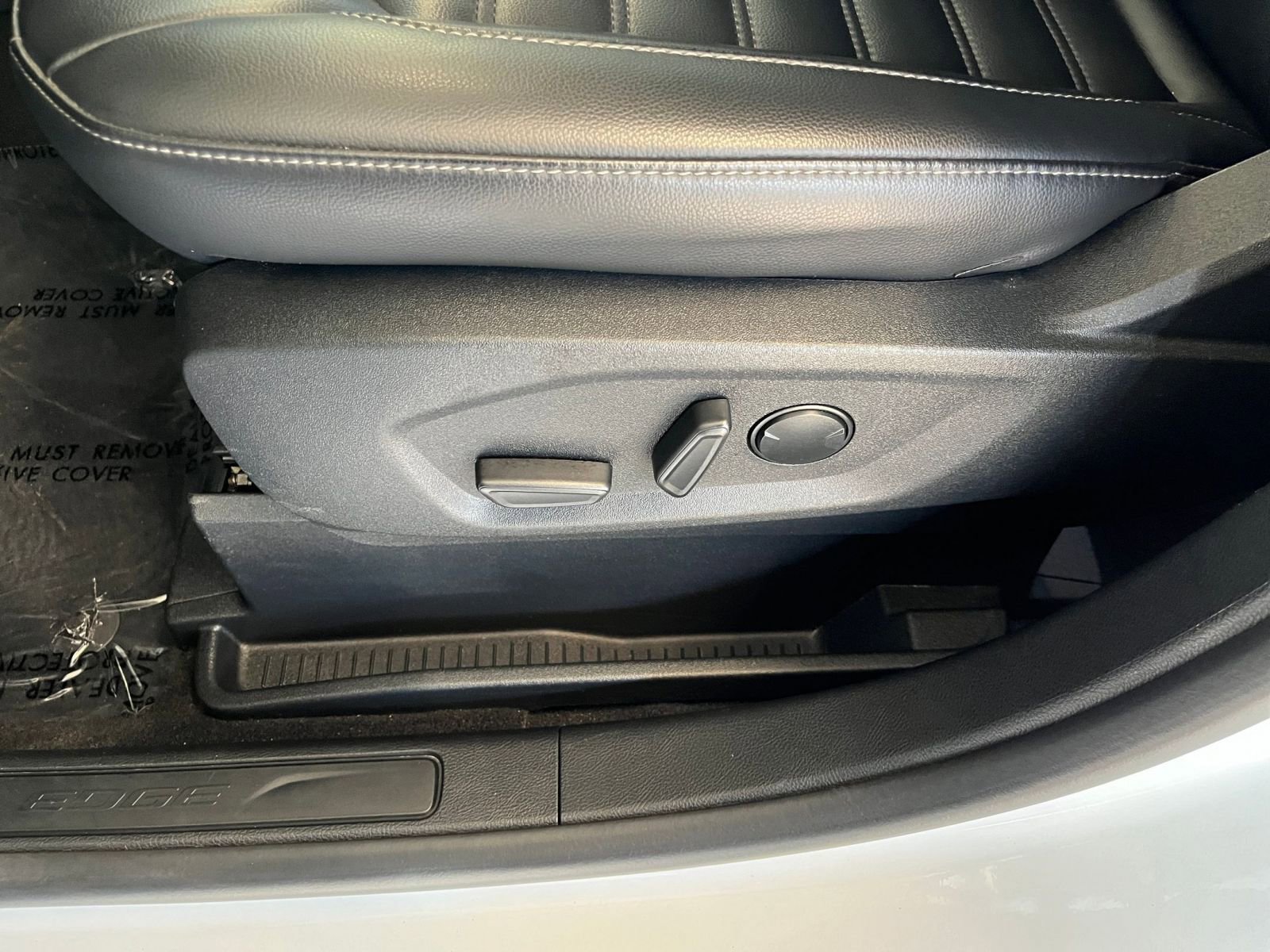 Used 2024 Ford Edge SEL image 23