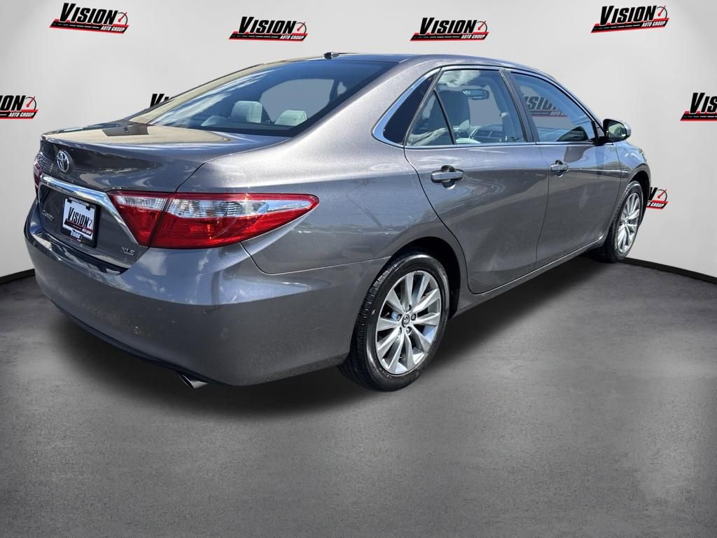Used 2017 Toyota Camry XLE w/ Moonroof Package FWD image 5