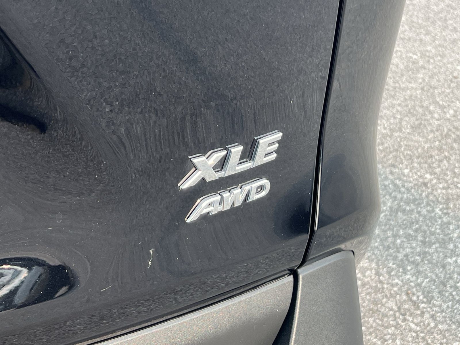 Used 2025 Toyota RAV4 XLE AWD/4WD image 27