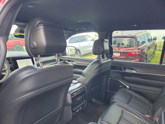 Used 2023 Jeep Wagoneer L Series III w/ Preferred Equipment Group AWD/4WD image 29