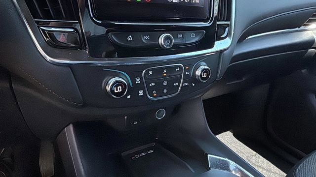 Used 2023 Chevrolet Traverse LT image 32
