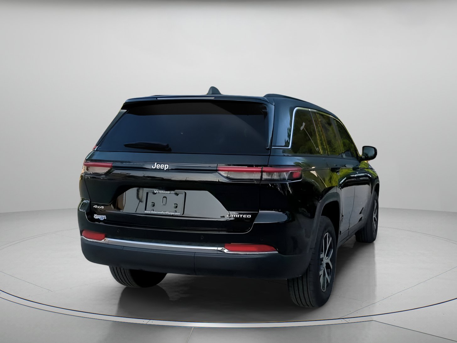 Used 2025 Jeep Grand Cherokee Limited AWD/4WD image 26