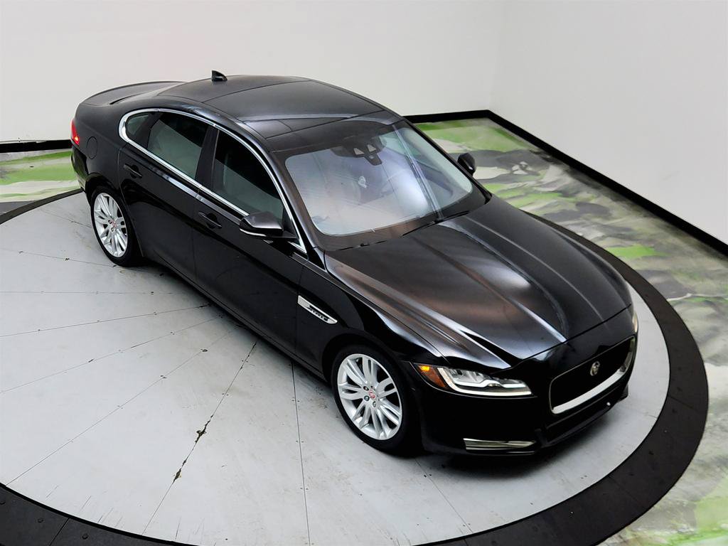 Used 2016 Jaguar XF Prestige RWD image 33