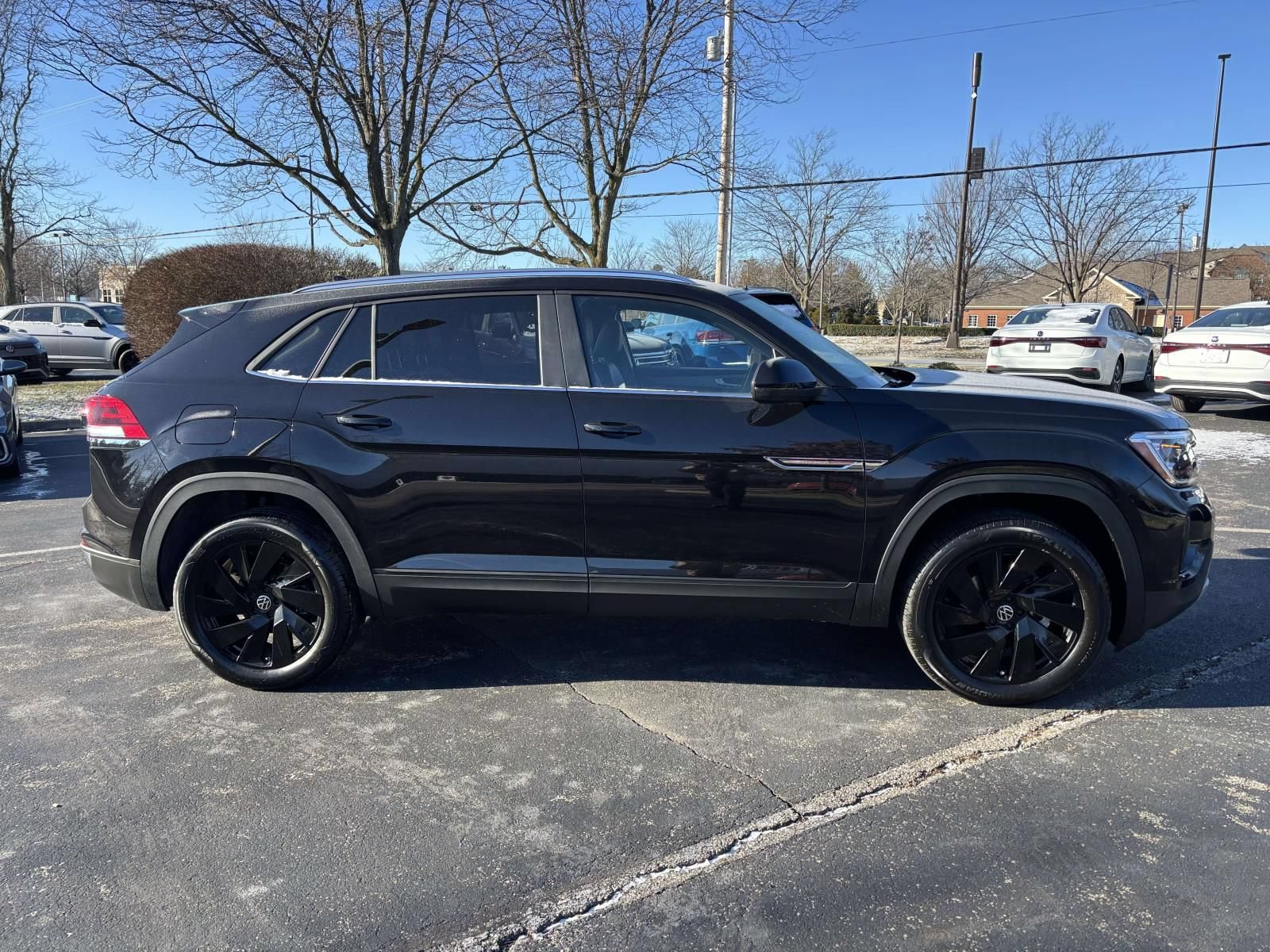 New 2026 Volkswagen Atlas Cross Sport SE FWD image 8
