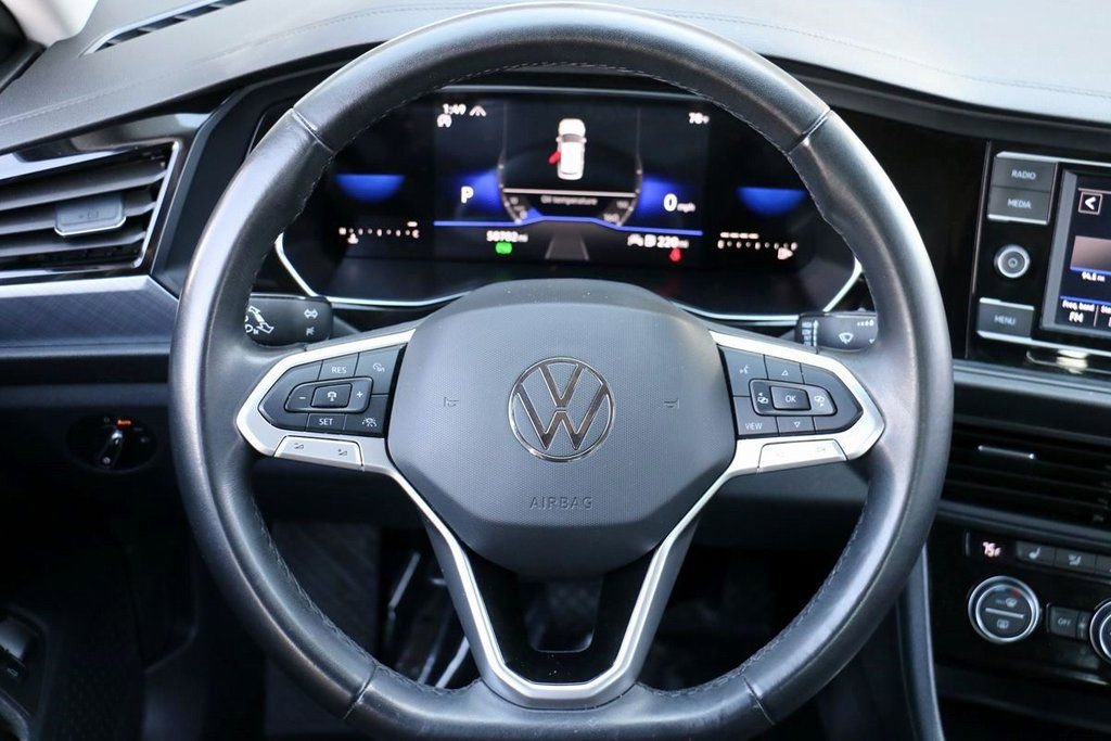 Used 2024 Volkswagen Jetta SE image 23