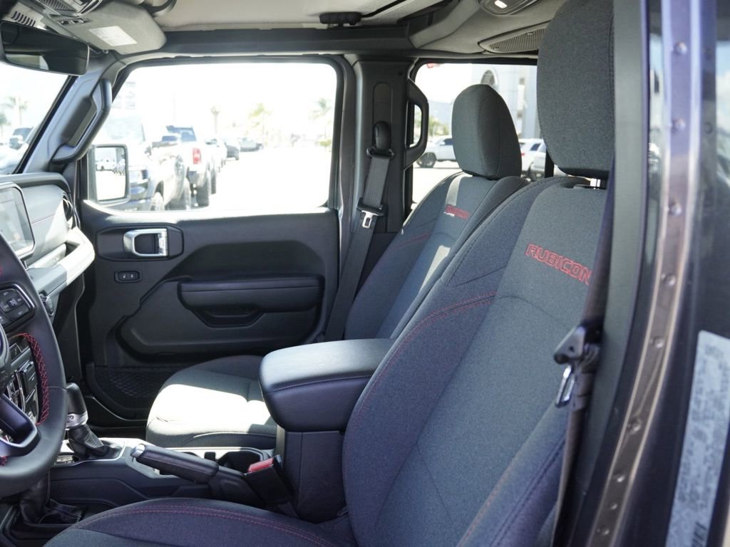 Certified 2024 Jeep Wrangler Unlimited Rubicon w/ Technology Group image 18