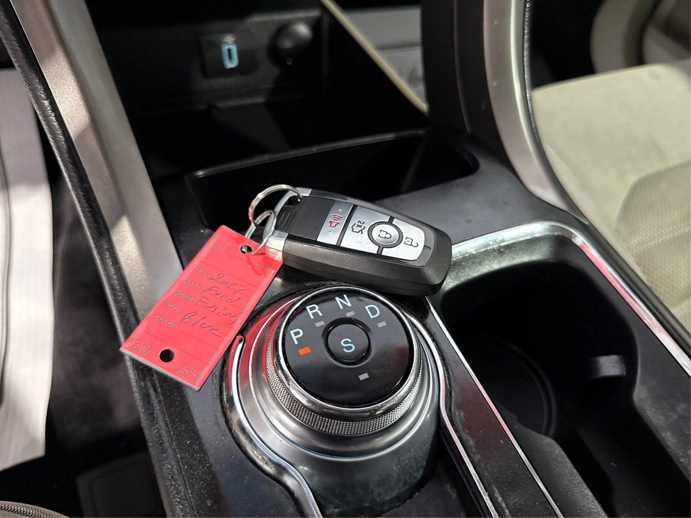 Used 2017 Ford Fusion SE w/ Fusion SE Technology Package image 18