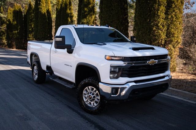 Used 2025 Chevrolet Silverado 2500 LT w/ Convenience Package image 17