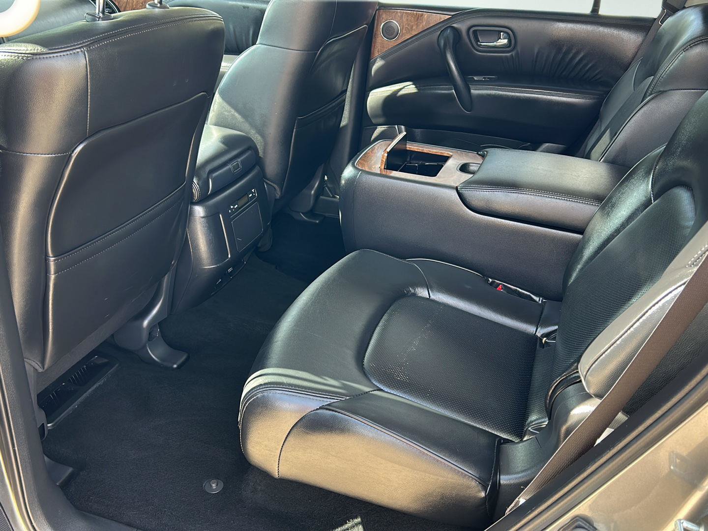 Used 2024 Nissan Armada SL w/ Captain's Chairs Package AWD/4WD image 21