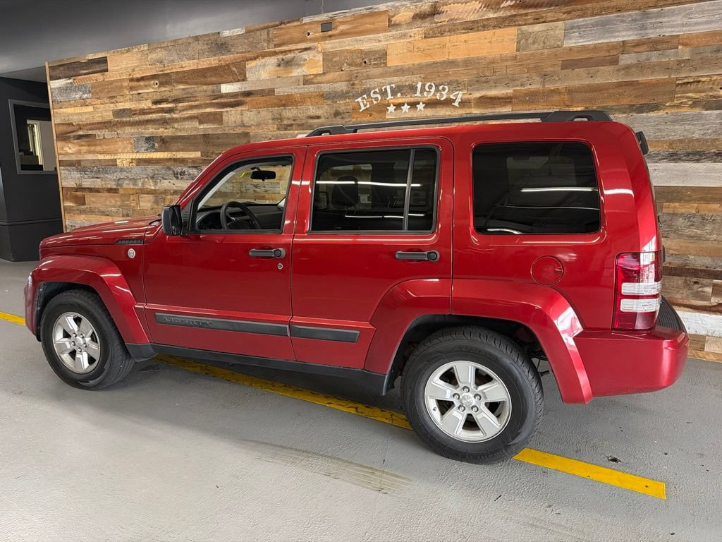 Used 2010 Jeep Liberty Sport w/ Popular Equipment Group AWD/4WD image 6