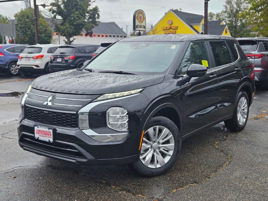 New 2025 Mitsubishi Outlander ES image 1