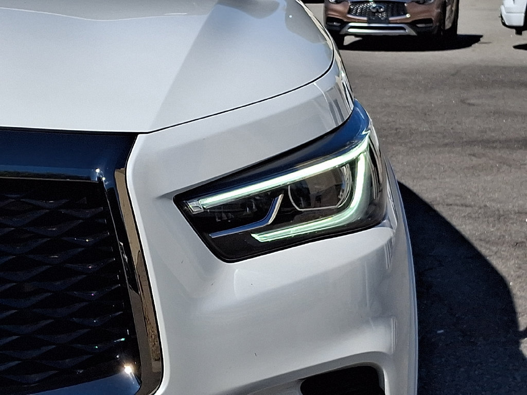 Used 2024 INFINITI QX80 Sensory AWD/4WD image 9