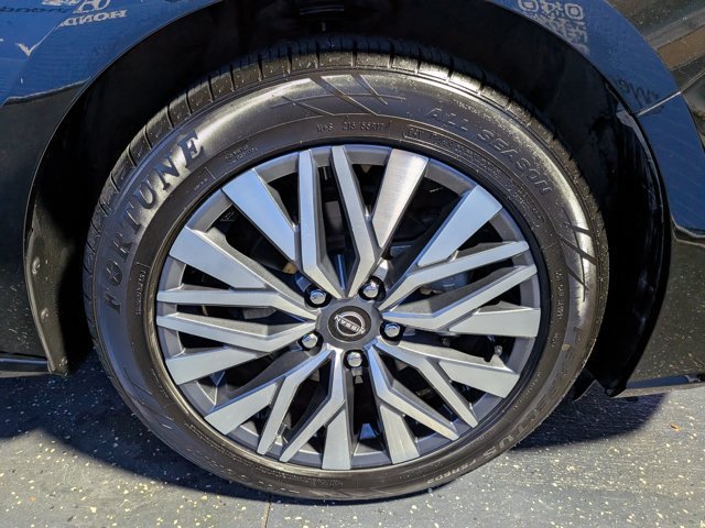 Used 2024 Nissan Altima 2.5 SV FWD image 13