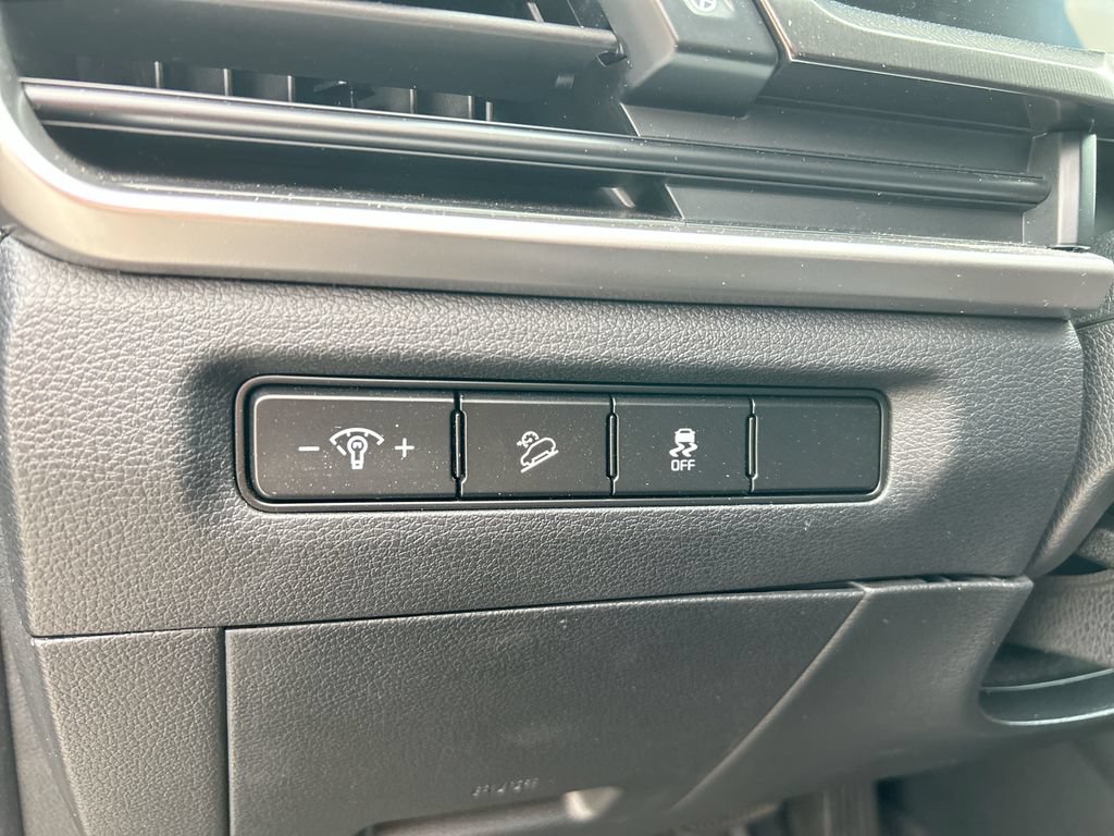 Used 2024 Kia Telluride LX FWD image 13