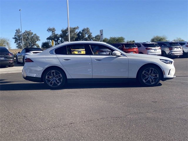 Certified 2025 BMW i5 eDrive40i w/ Premium Package image 6