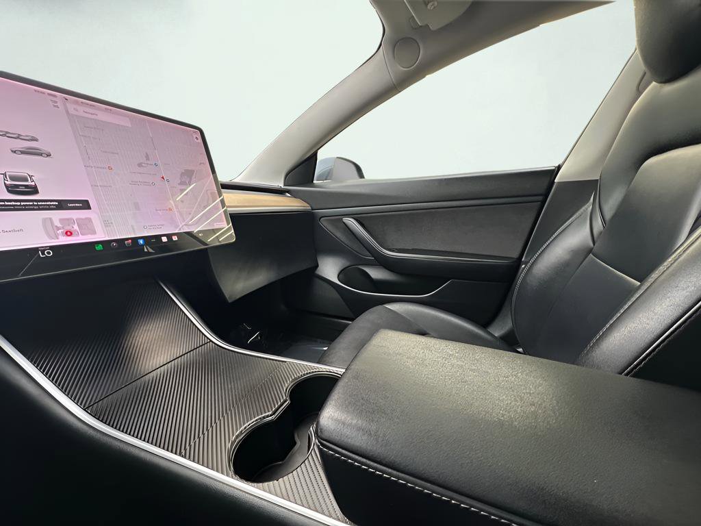Used 2020 Tesla Model 3 Standard Range RWD image 41