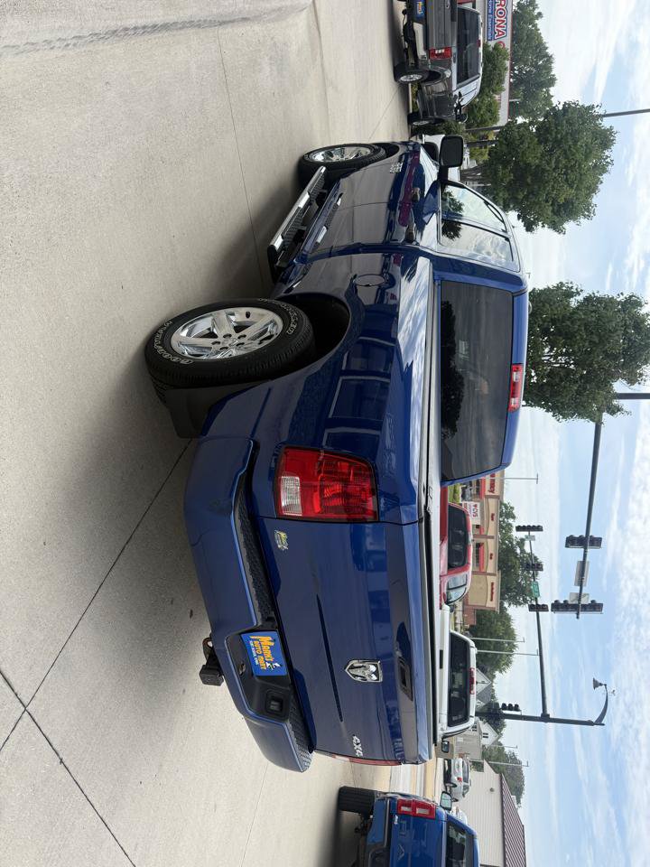 Used 2017 RAM 1500 Express AWD/4WD image 4