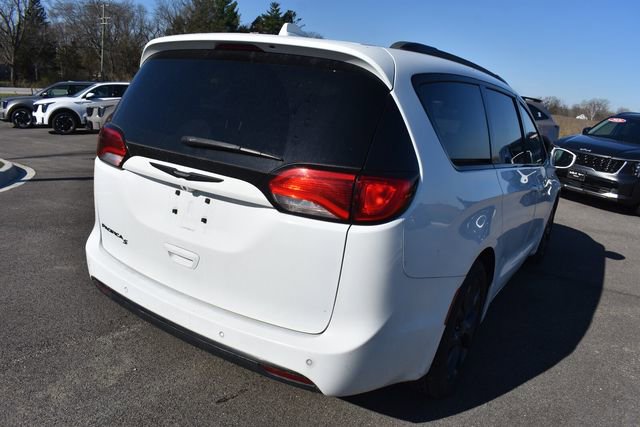 Used 2019 Chrysler Pacifica Touring Plus w/ S Appearance Package image 3