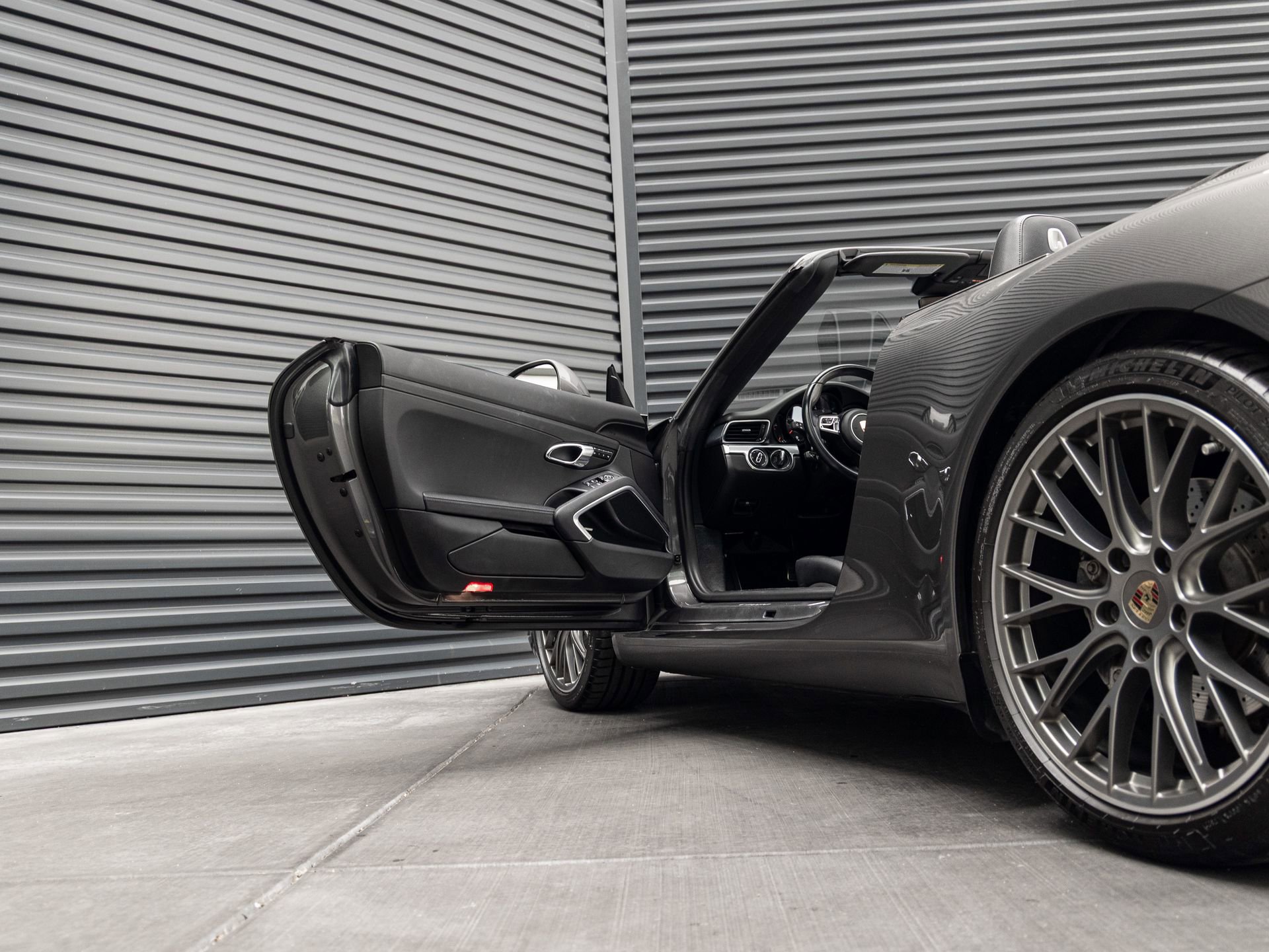 Certified 2018 Porsche 911 Carrera RWD image 15