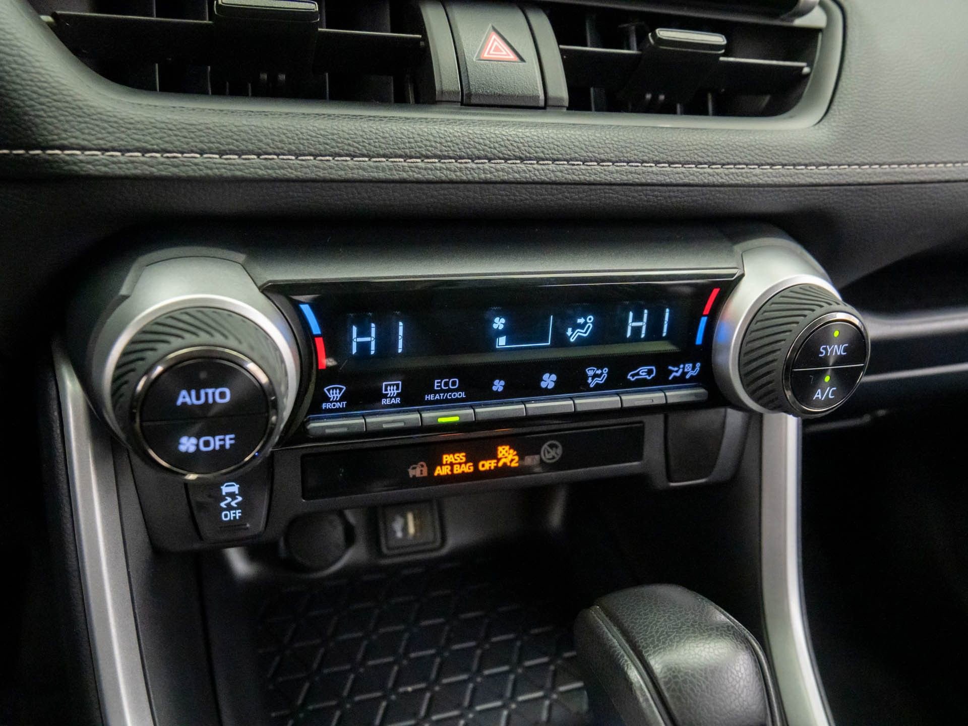 Used 2025 Toyota RAV4 LE image 20