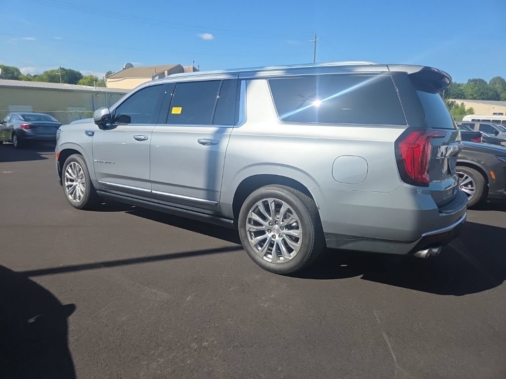 Used 2024 GMC Yukon XL Denali w/ Denali Reserve Package AWD/4WD image 7