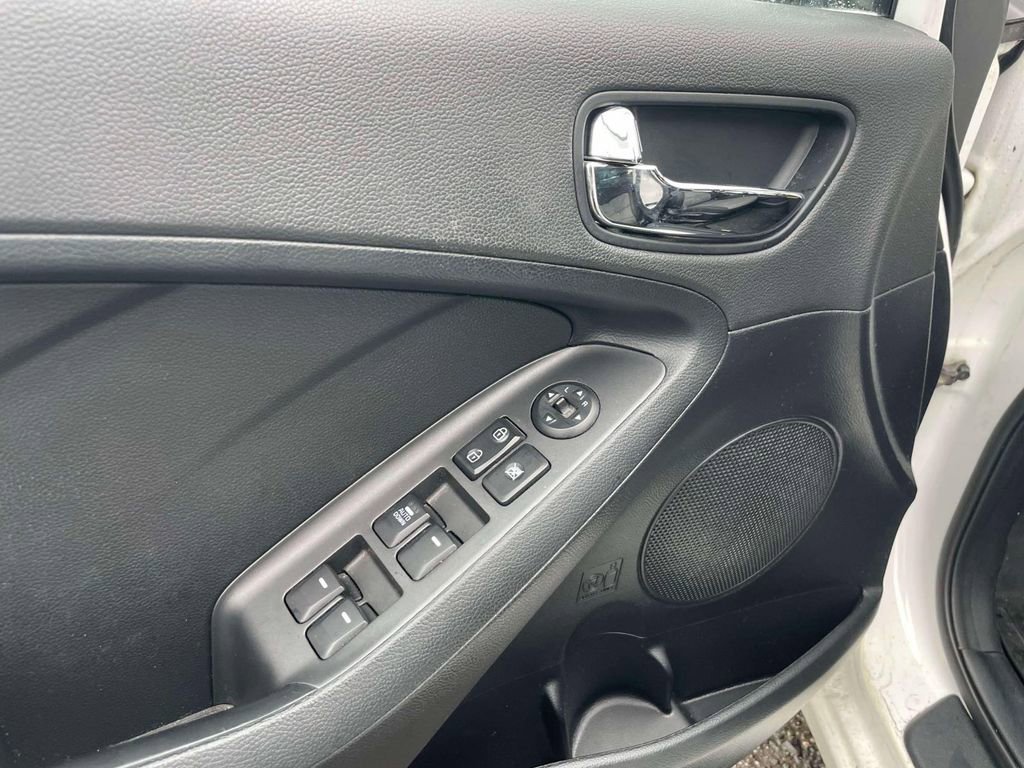 Used 2016 Kia Forte LX image 17