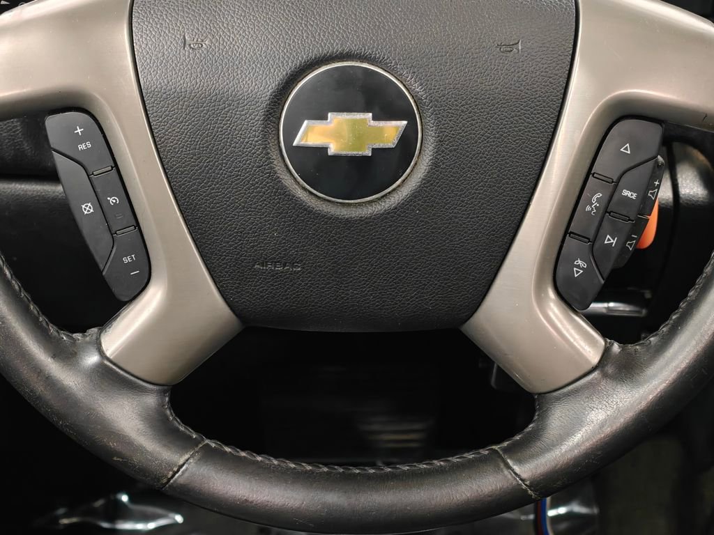 Used 2013 Chevrolet Suburban LT image 5