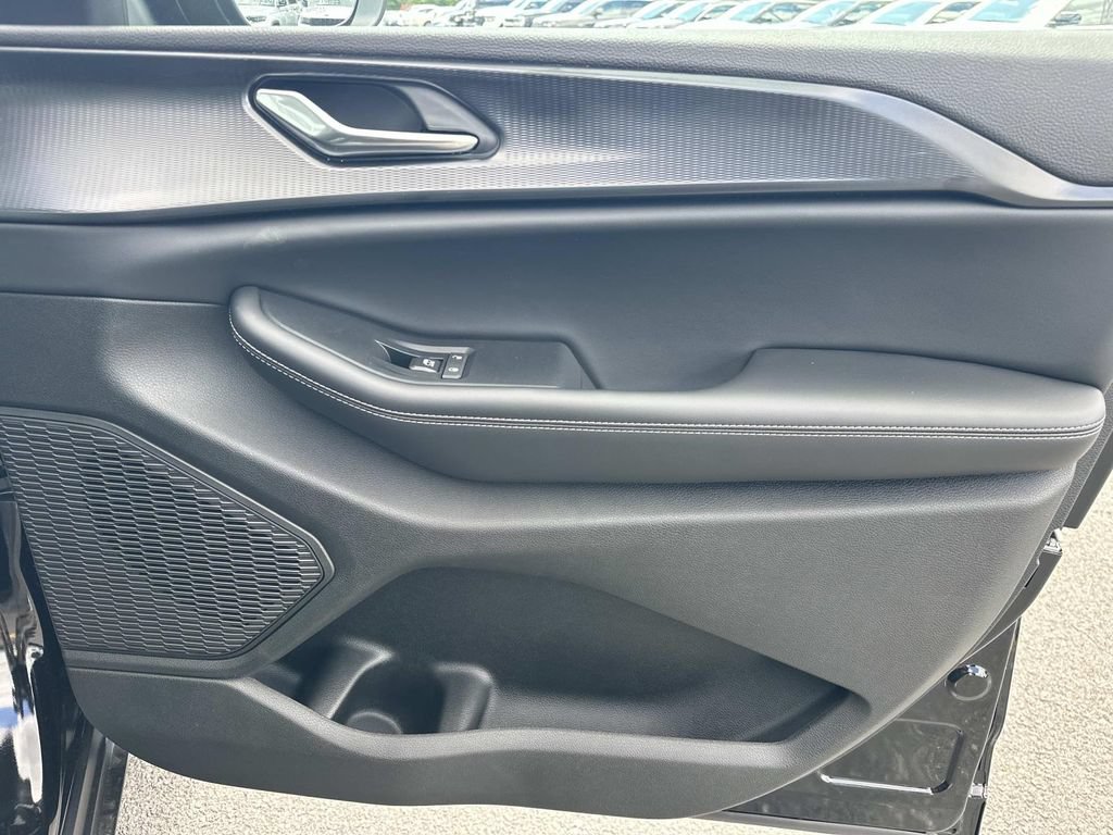 New 2026 Jeep Grand Cherokee L 4WD image 13