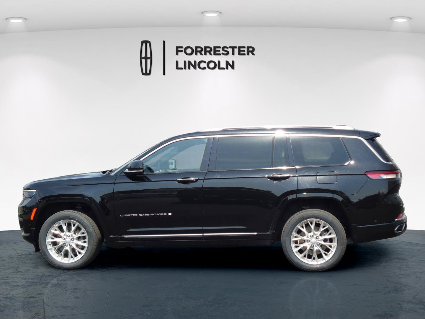 Used 2021 Jeep Grand Cherokee L Summit w/ Luxury Tech Group V AWD/4WD image 6