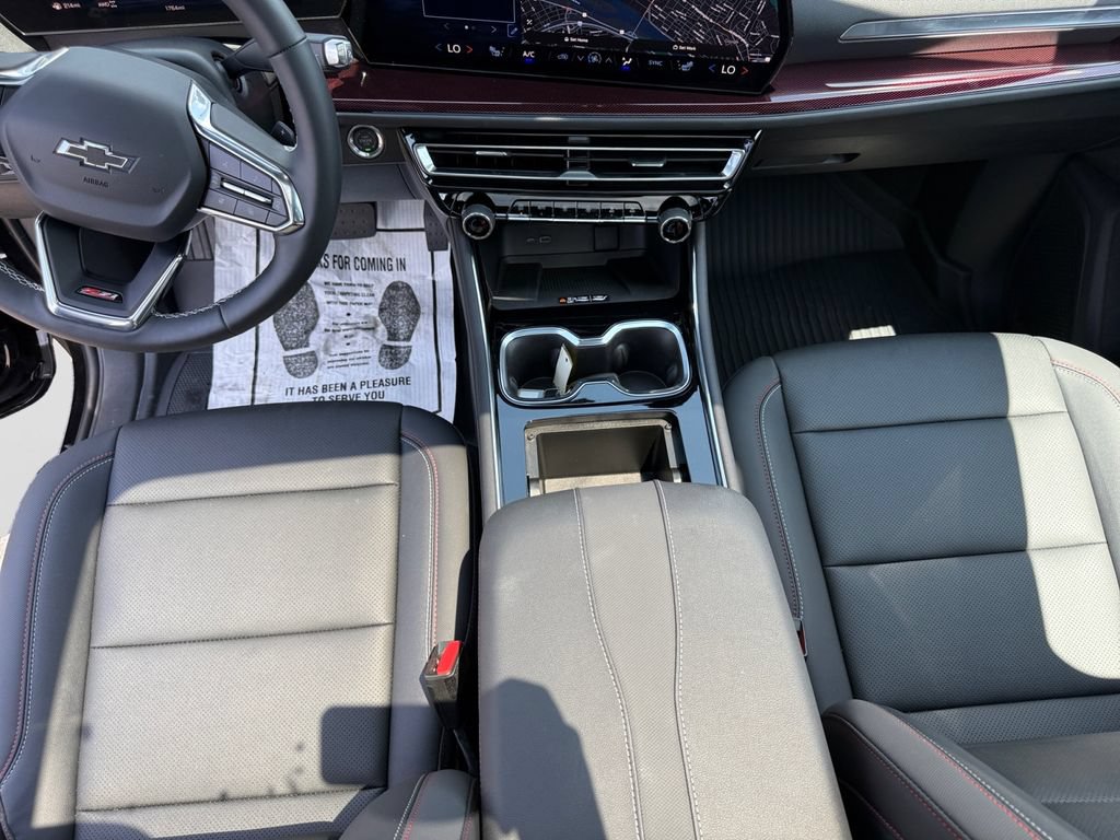 Used 2026 Chevrolet Traverse Z71 w/ LPO, Floor Liner Package AWD/4WD image 39
