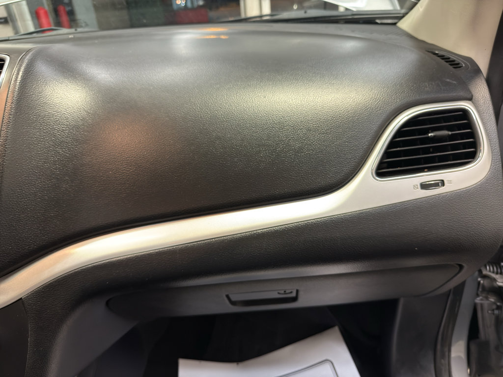 Used 2018 Dodge Journey SE w/ Popular Equipment Group FWD image 21