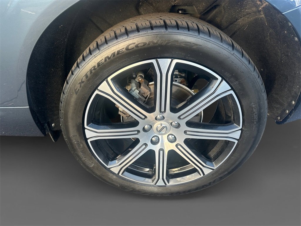 Used 2021 Volvo XC60 T5 Inscription w/ Advanced Package image 16