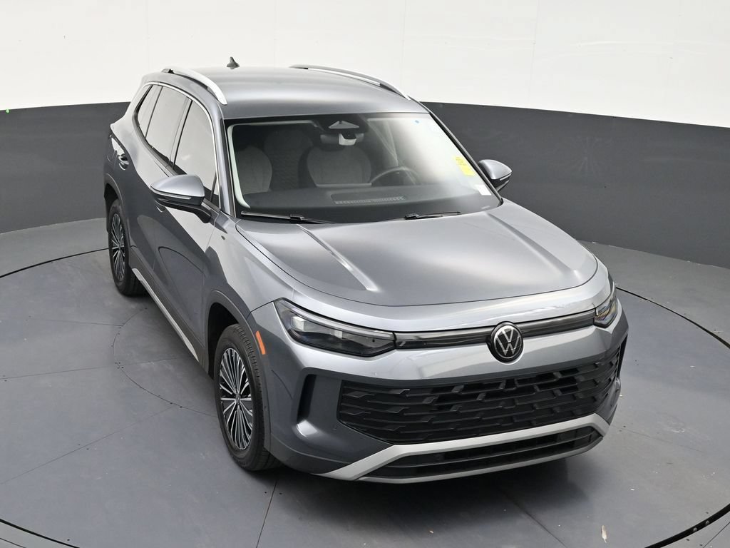 Used 2025 Volkswagen Tiguan S FWD image 18