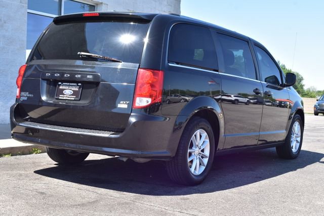 Used 2019 Dodge Grand Caravan SXT FWD image 14