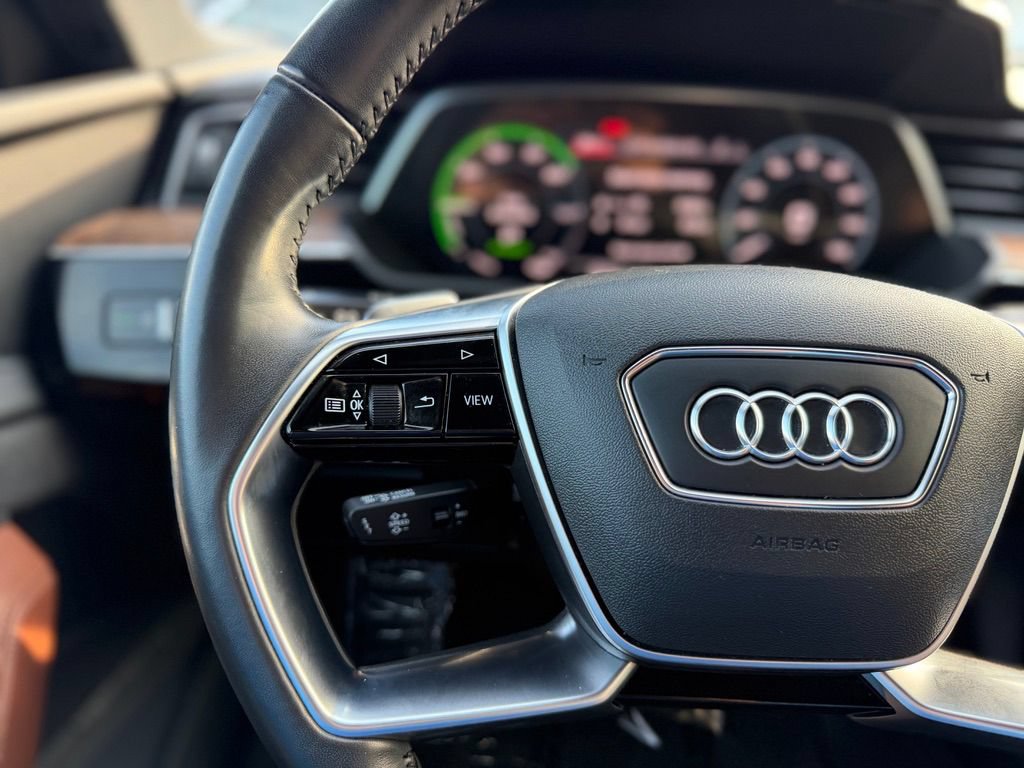 Used 2021 Audi e-tron Prestige w/ Prestige Package AWD/4WD image 34