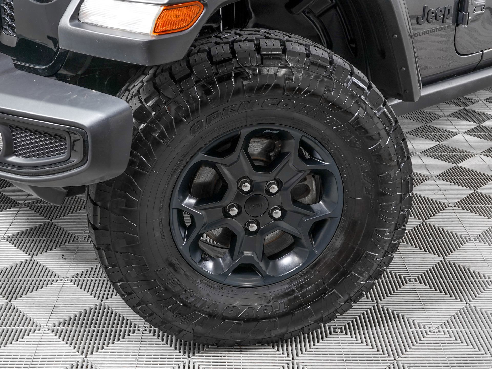 Used 2023 Jeep Gladiator Sport AWD/4WD image 26