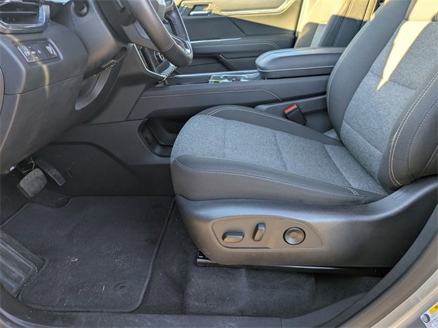 Used 2025 GMC Acadia Elevation image 13