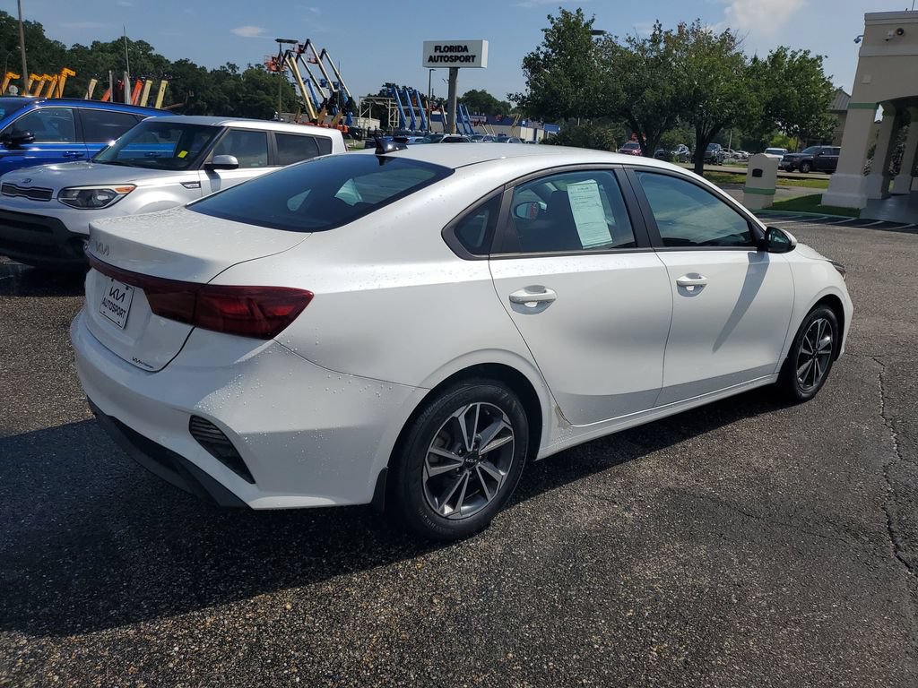 Used 2023 Kia Forte LXS FWD image 4