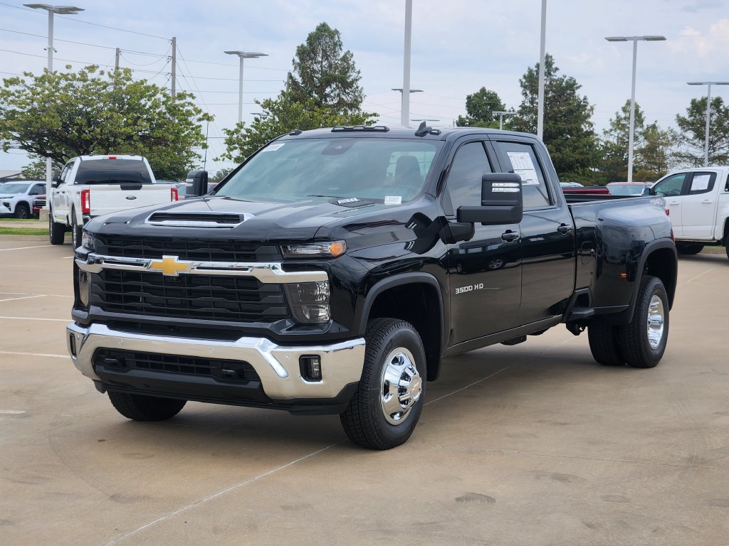 New 2026 Chevrolet Silverado 3500 LT w/ Safety Package AWD/4WD image 2
