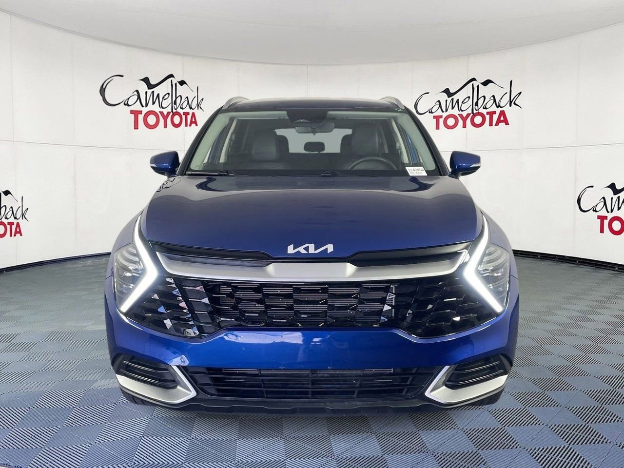 Used 2025 Kia Sportage EX image 3