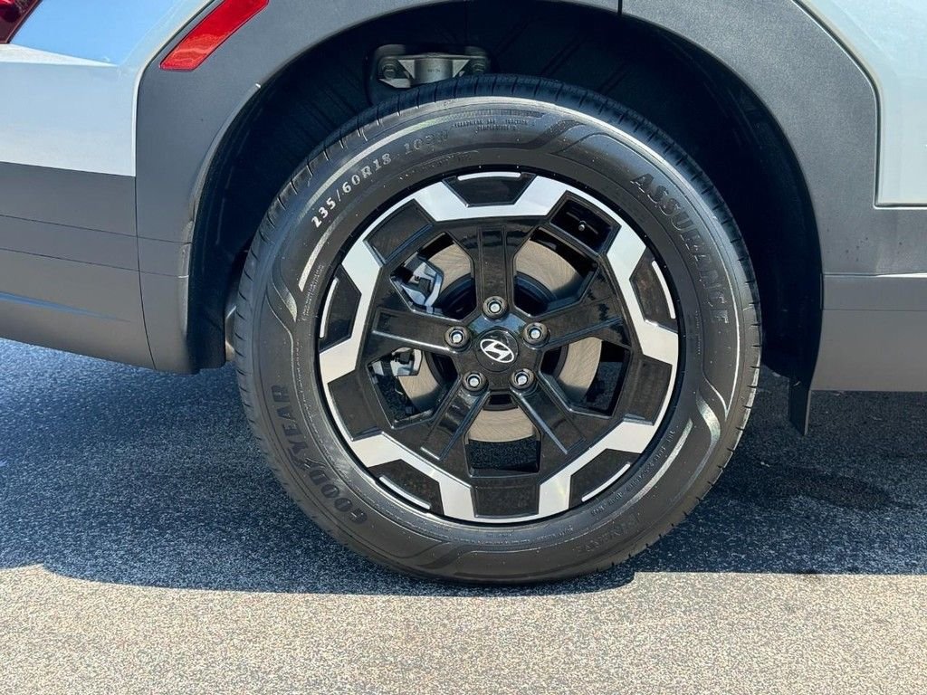 Certified 2025 Hyundai Santa Fe SE AWD/4WD image 4